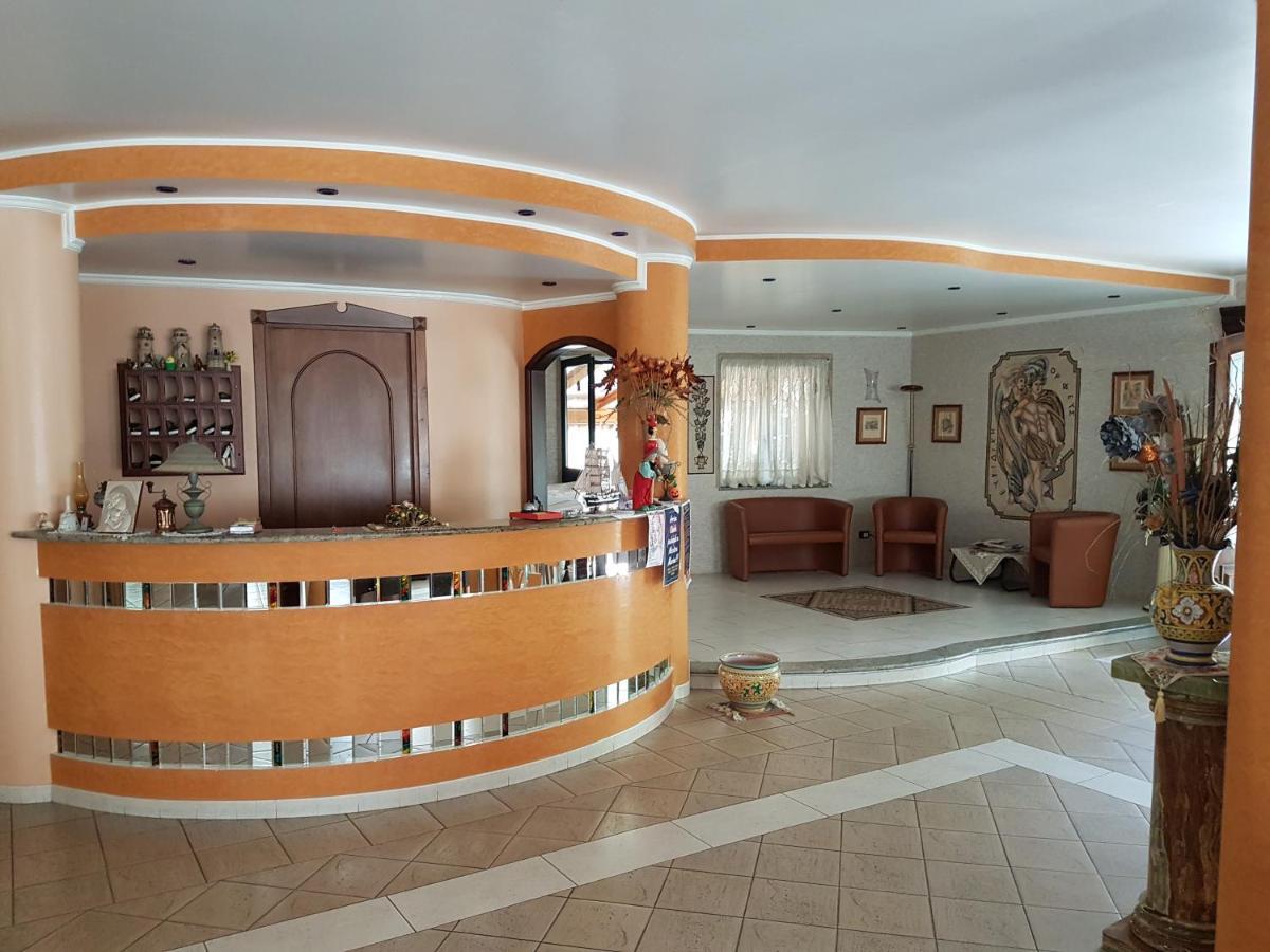 Hotel Nautilus Никотера-Марина Экстерьер фото